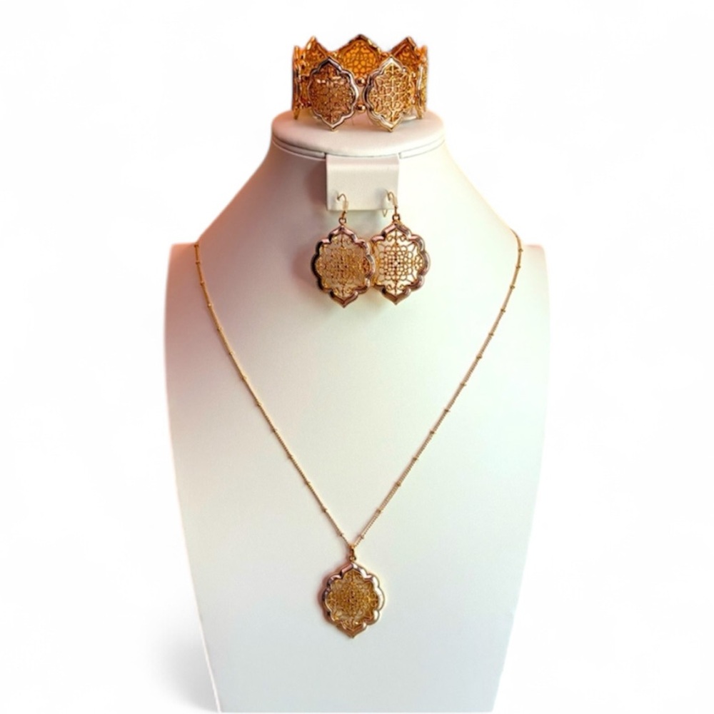 NWT Arabesque Elegance Filigree Jewelry Set – Necklace, Earrings & Bracelet